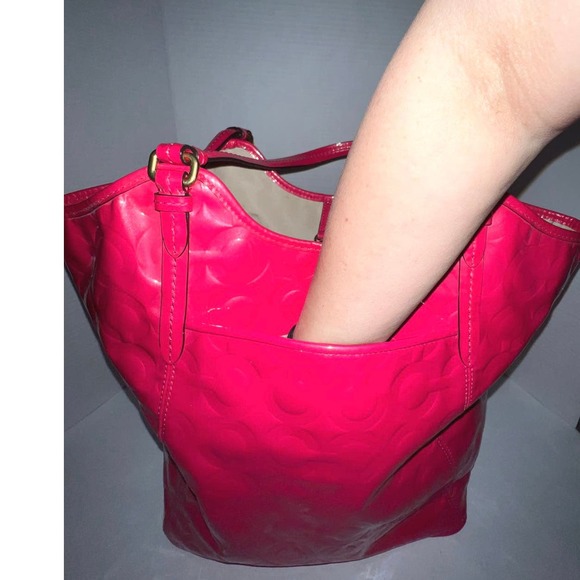 Sale !! Hot Pink Coach Peyton Embossed Leather Tote Bag - Picture 9 of 12